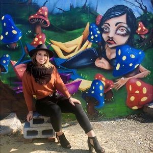 Meet your Posher, Leigh